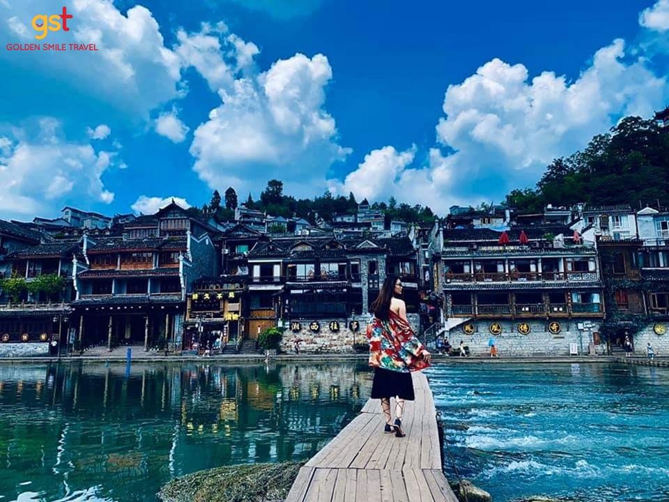 TOUR DU LỊCH PHƯỢNG HOÀNG CỔ TRẤN 6N5D 2020 TOUR DU LỊCH PHƯỢNG HOÀNG CỔ TRẤN 6N5D 2020